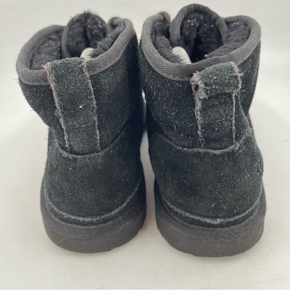 Ugg Unisex Kids Neumel II- SZ 6 -Black Suede‎ Lace-Up Sherpa Lined Chukka Boot - Picture 4 of 13